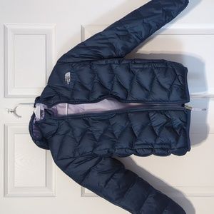 Girls North Face reversible puffer jacket size M (10/12)